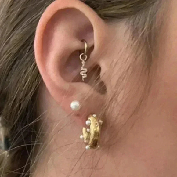 Cubic Zirconia & Faux Pearl Decor Cuff Hoop Earrings - Picture 4 of 4